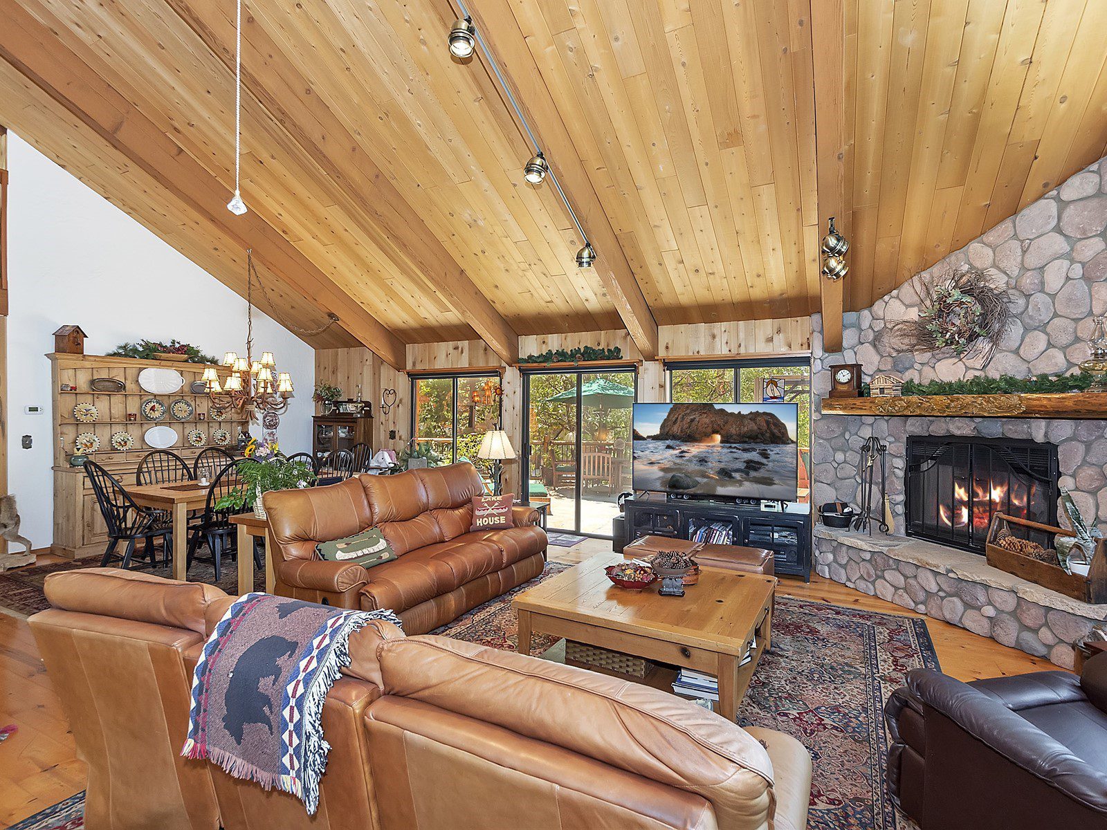 010_Living Room