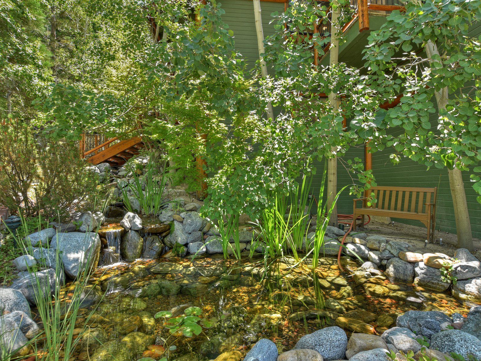 049_Grounds