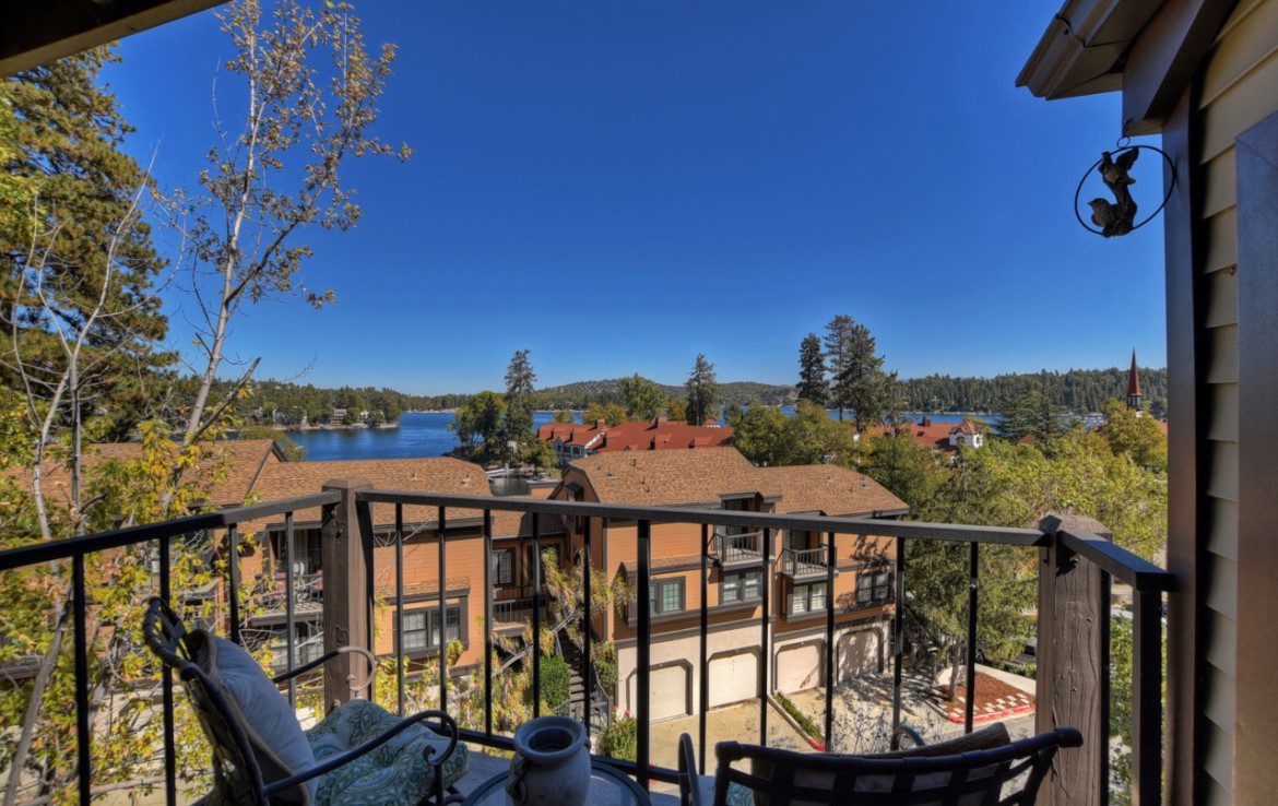 Lake Arrowhead Village Condo with a Lake View! Go Lake Arrowhead