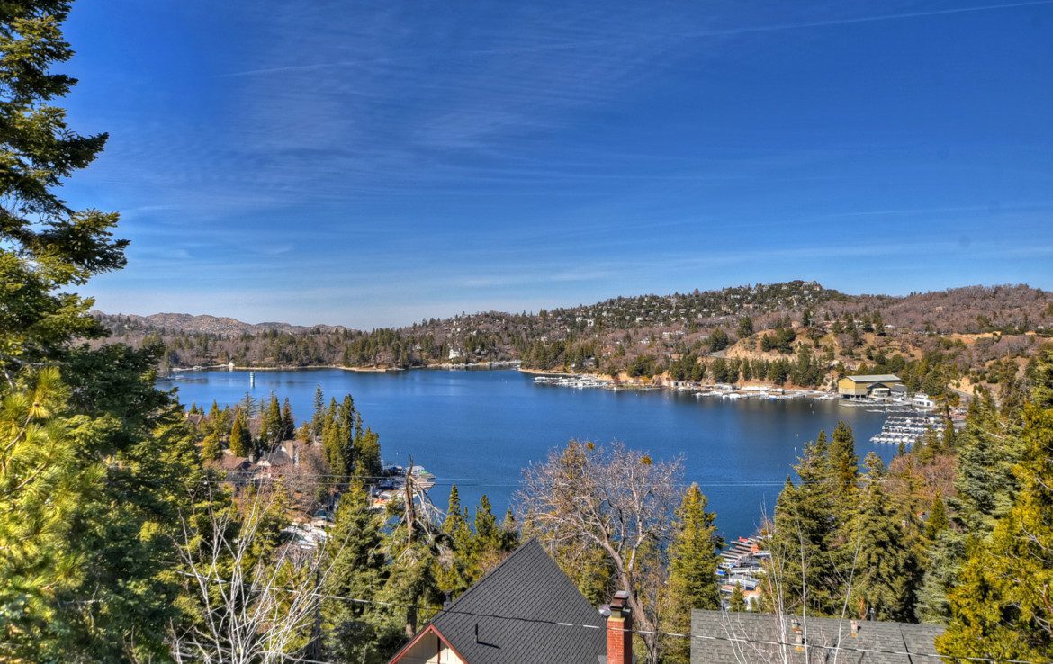 Quintessential Lake Arrowhead with Jaw Dropping Views! Go Lake Arrowhead