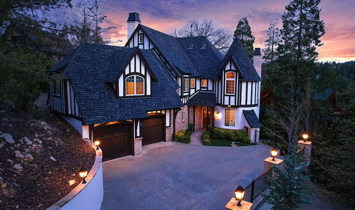 the-most-special-things-are-hidden-behind-gates_10