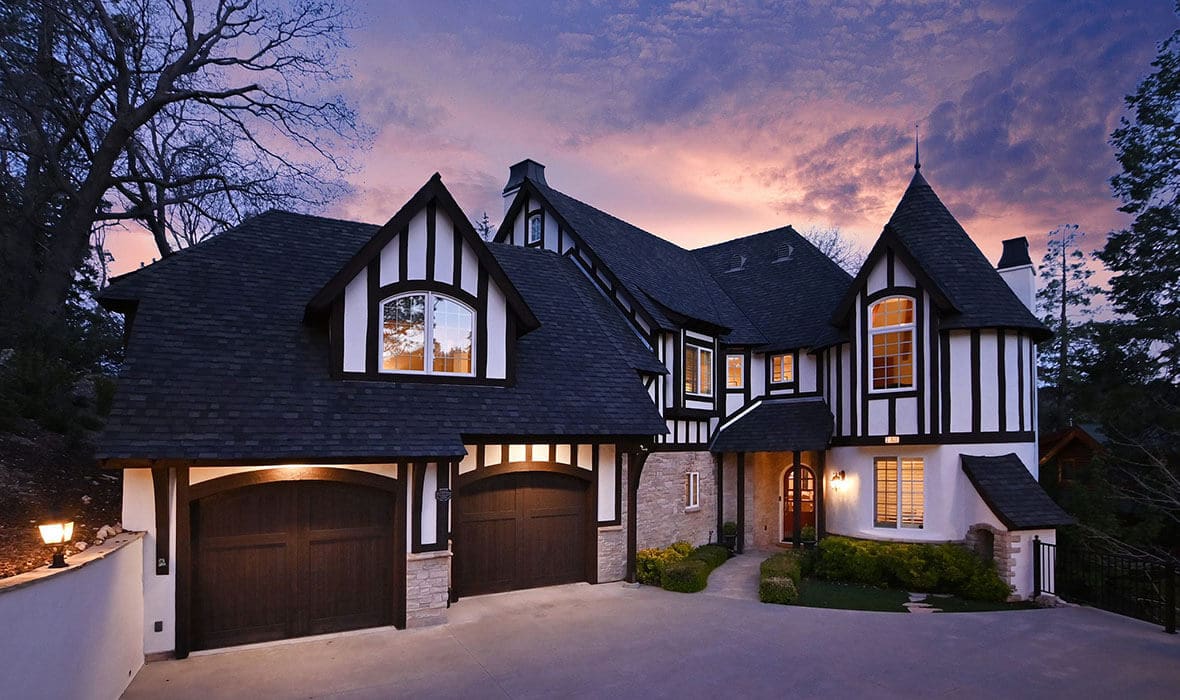 the-most-special-things-are-hidden-behind-gates_2