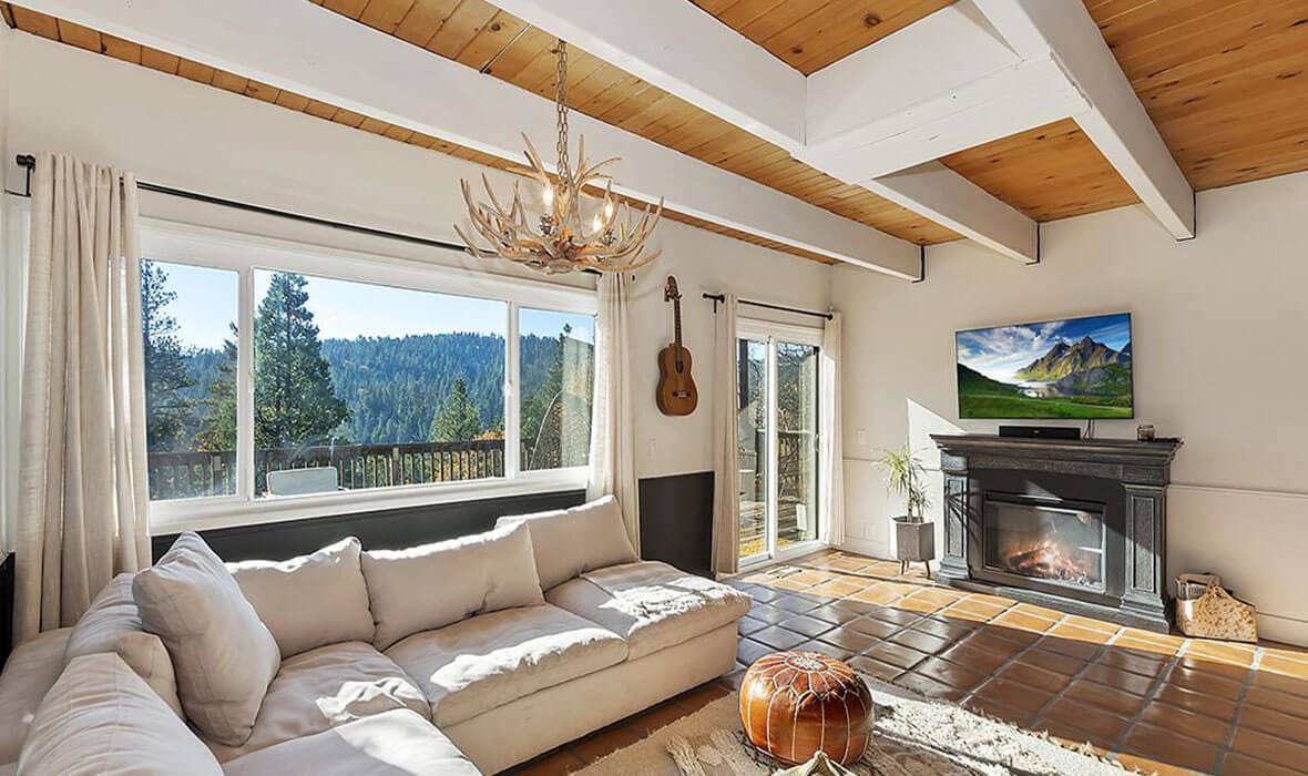 vibe-this-little-black-cabin_11