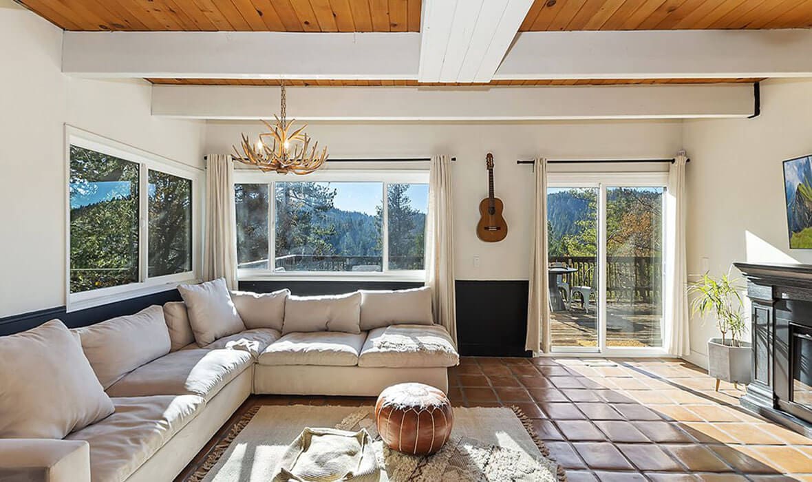 vibe-this-little-black-cabin_12
