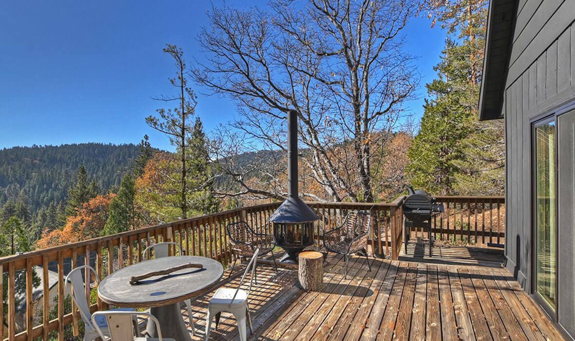 vibe-this-little-black-cabin_39
