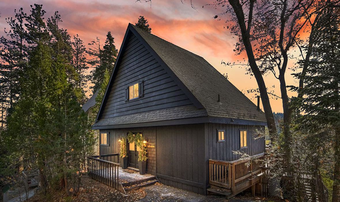 vibe-this-little-black-cabin_42