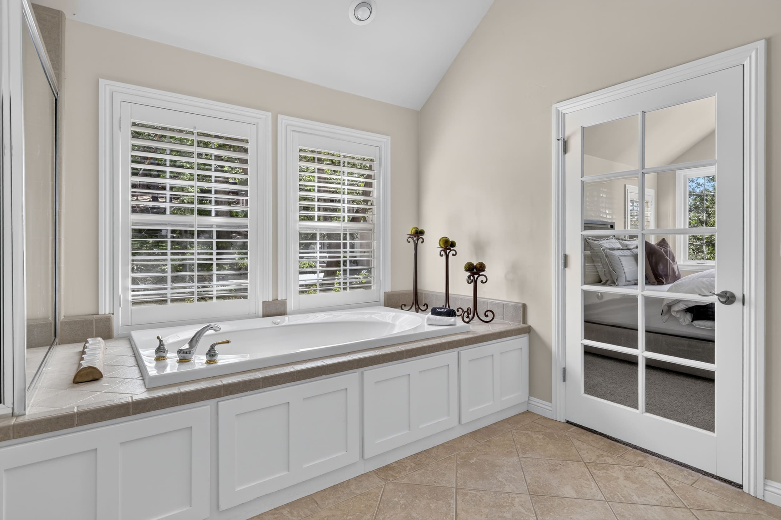 28462 n. bay rd-060