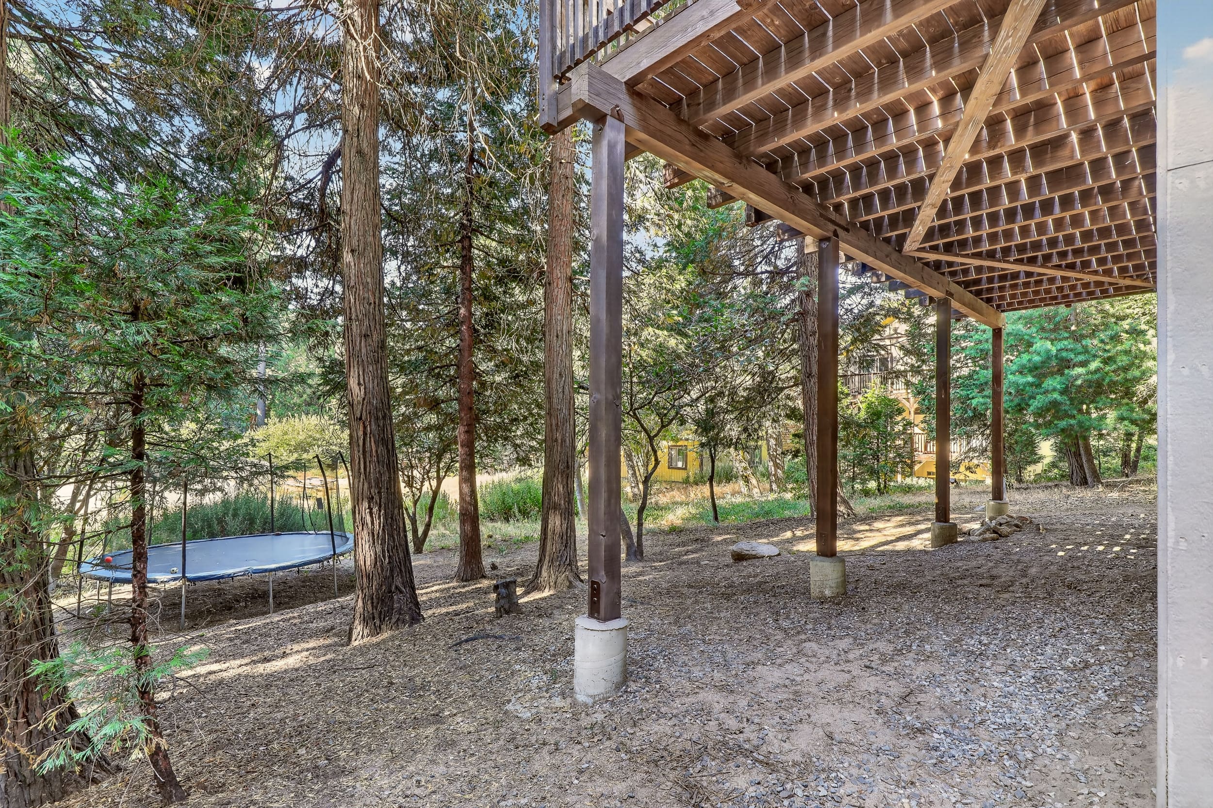 27441 meadow dr -049